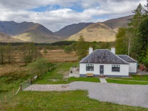 Two bedroom coastal cottage sleeps 4