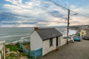 Beachfront cottage for couples with terrace