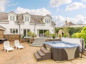 Bude luxury cottage with private hot tub