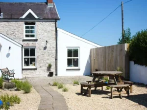 Couples one bed stone cottage pets welcome