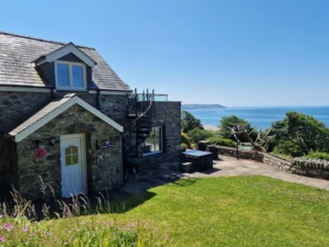 Eco friendly holiday cottage with sea views