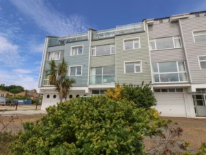 Seaside holiday home near the beach