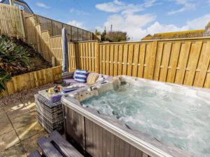 Camber Sands pet friendly hot tub cottage