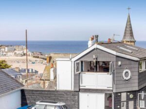 St Ives dog friendly loft with sea views