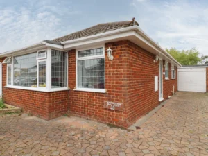 Seaside bungalow with pets welcome