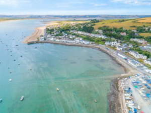 Instow large luxury cottage with hot tub