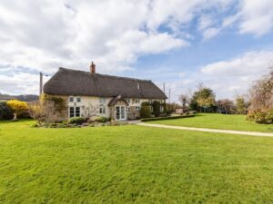 Dorset dog friendly hot tub cottage