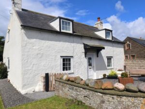 Traditional 17th century cottage sleeps 4