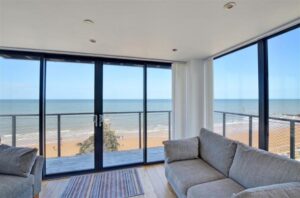 Beach holiday cottage on the seafront