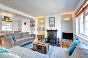 Stylish pet friendly cottage near the beach