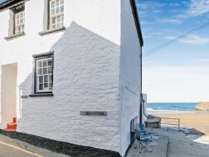 Three bedroom beach house on the seafront