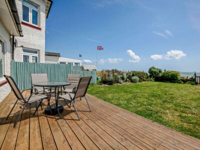 Pevensey Bay seaside pet friendly apartment