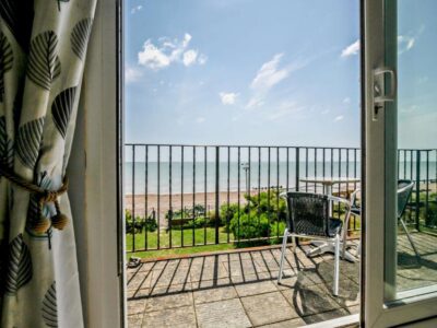 Pevensey Bay beachfront holiday apartment