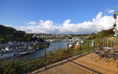 Noss Mayo large group holiday cottage