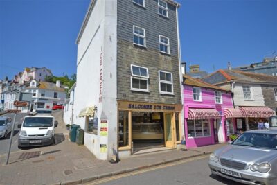 Salcombe pet friendly group accommodation