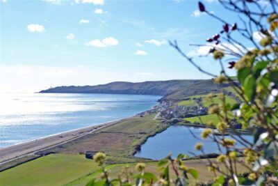 Beesands beachfront apartment sleeps 4