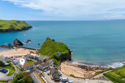 Hope Cove pet friendly cottage sleeps 6