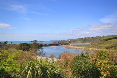 Bantham large pet friendly holiday home