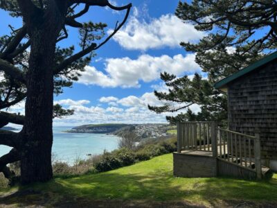 Dog friendly bungalow with sea views