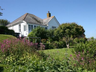 Pet friendly bungalow sleeps 4