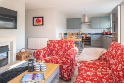 Budget pet friendly bungalow sleeps 6