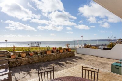 Sandbanks flat with direct beach access