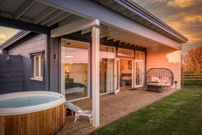 Georgeham one bed luxury hot tub lodge