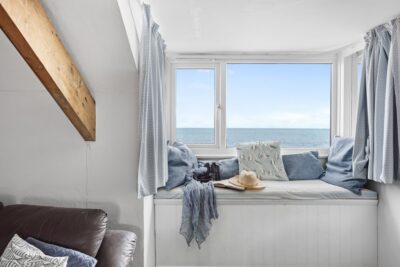 Devon beachfront cottage dog friendly