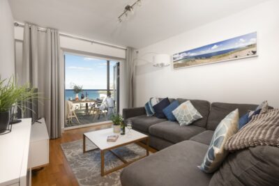 Newquay two bed beachside apartment