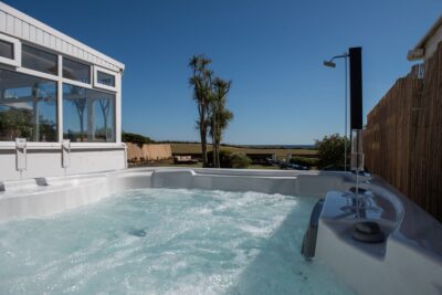 Praa Sands beach house with hot tub