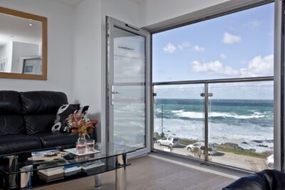 Newquay beachside apartment sleeps 4