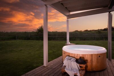 Georgeham couples hot tub lodge