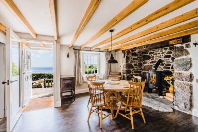 Coverack pet friendly cottage sleeps 6