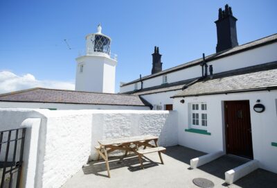 Lizard lighthouse near beach sleeps 6