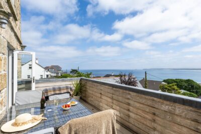 Luxury sea view apartment sleeps 4