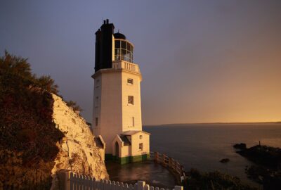 Luxury lighthouse cottage with sea views