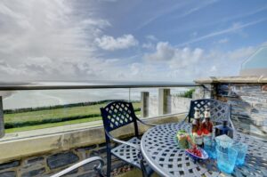 Luxury beachside apartment with sea views