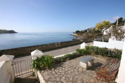 St Mawes cottage with sea views