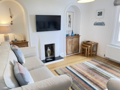 St Ives beachside cottage sleeps 6