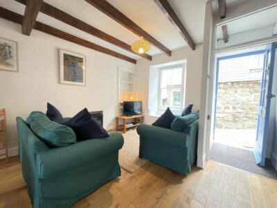 St Ives seaside cottage sleeps 6