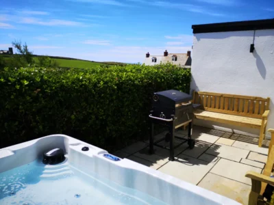 Tintagel luxury hot tub cottage sleeps 12