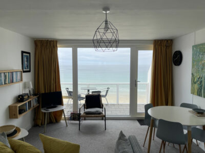 St Ives couples beachfront apartment