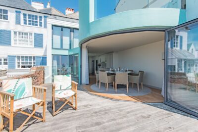 Kent luxury beachfront cottage sleeps 8