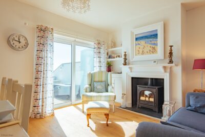 Kent pet friendly beachfront cottage