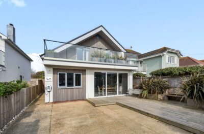 Bracklesham beach house with hot tub