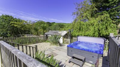 Devon hot tub group accommodation sleeps 16