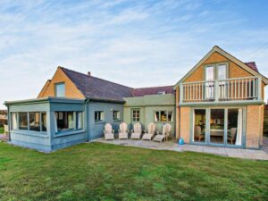 Large luxury pet friendly beach house