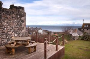 Large four bed cottage by the sea