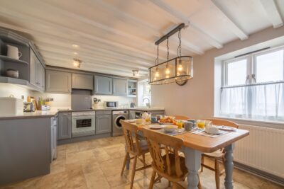 Stylish quayside cottage sleeps 4