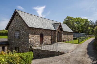 Somerset pet friendly barn sleeps 10